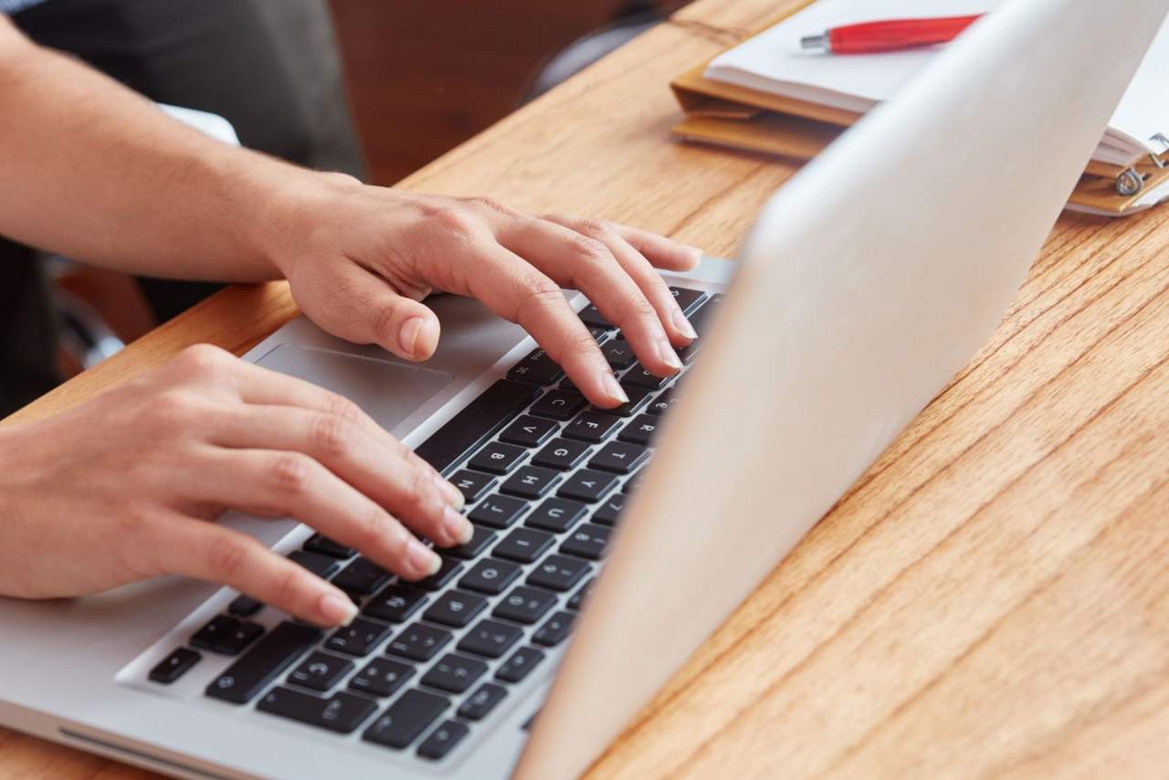 Esmiclase.es: Comparativa entre la formación online para oposiciones y presencial