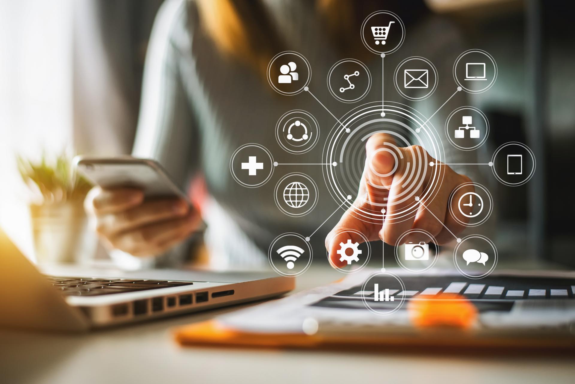 ¿Qué estrategias son más recomendadas para captar nuevos clientes con herramientas digitales?, según Juan Benítez, experto en marketing digital