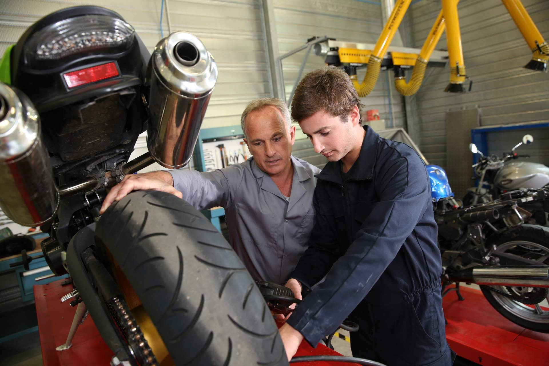 El interés por el curso de mecánica para motos sigue aumentando en el Instituto Técnico de Automoción