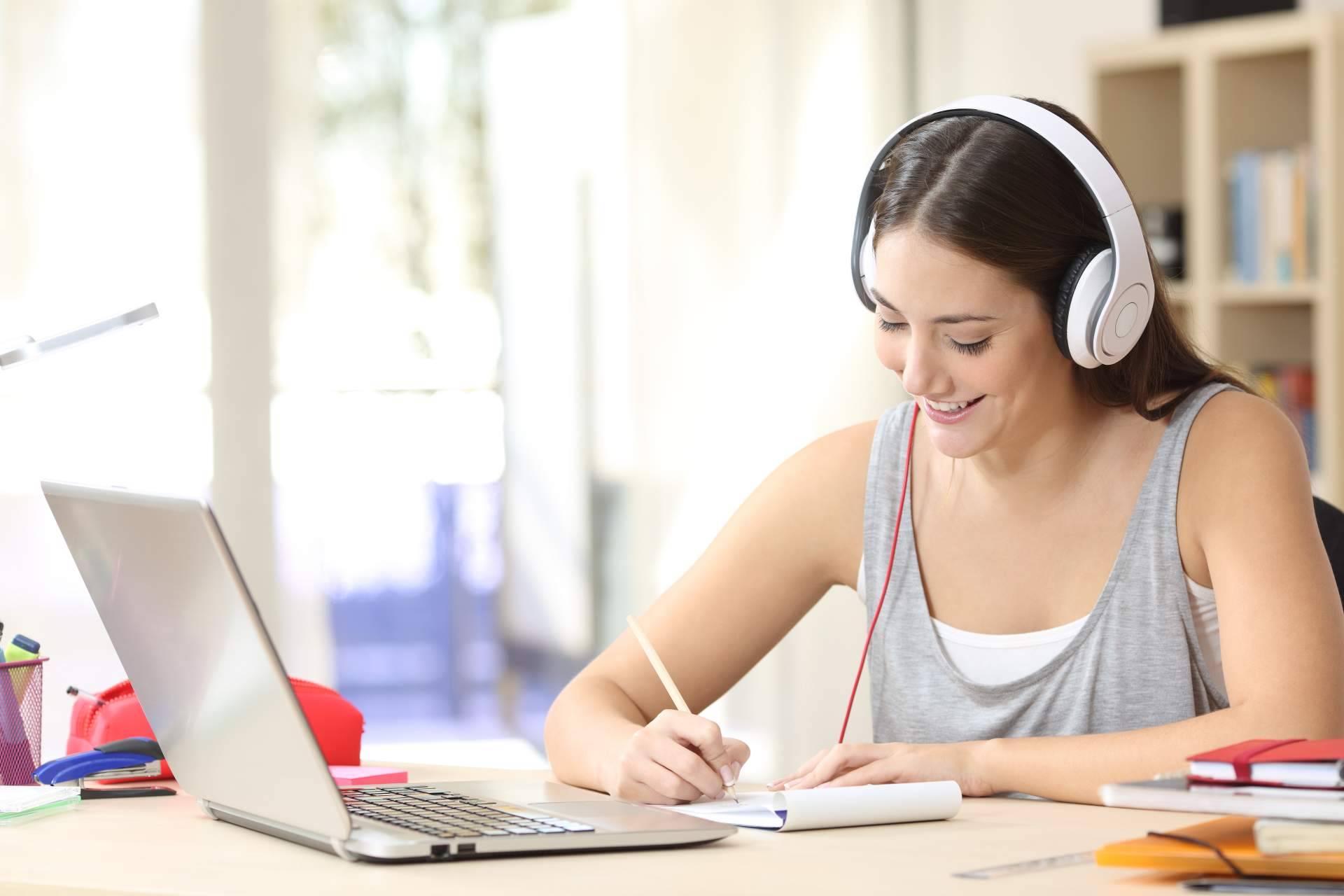 Obtener un software de antiplagio gratuito gracias a Ayuda Universitaria