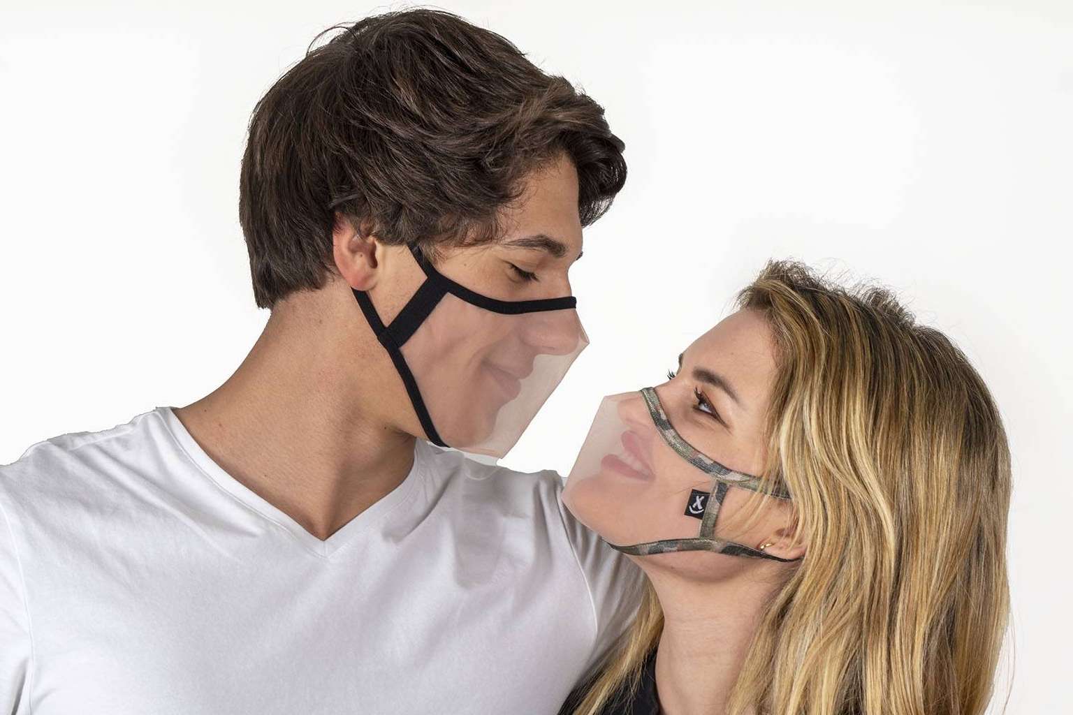 Xula ofrece mascarillas que ayudan en la comunicación con personas con minusvalía auditiva