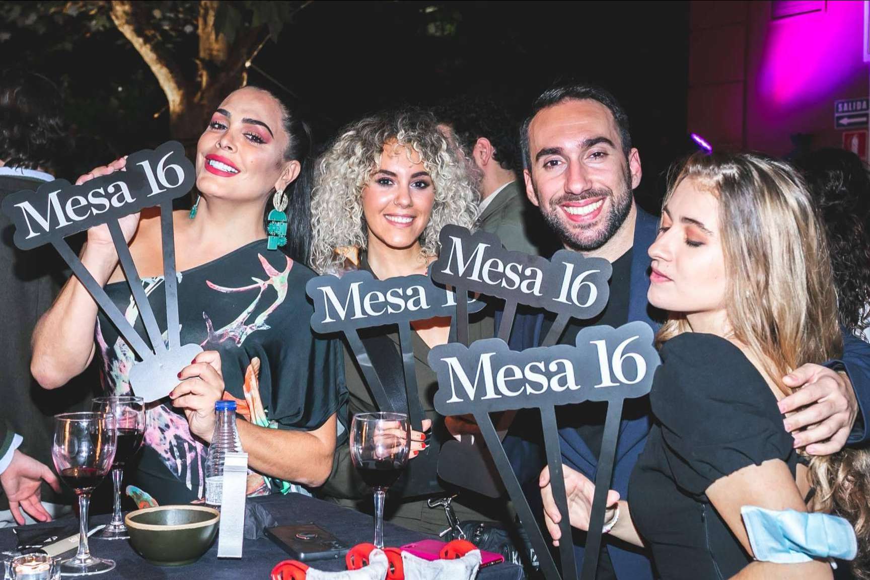 Mesa 16, bebidas personalizadas y exclusivas para regalar estas Navidades pagando con criptomonedas