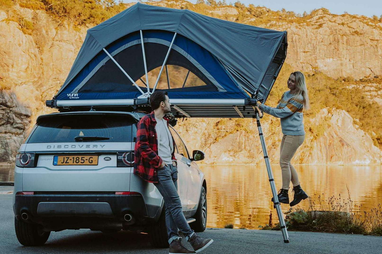 Camperizar de forma sencilla un coche con una tienda de techo de la tienda Foxcamper