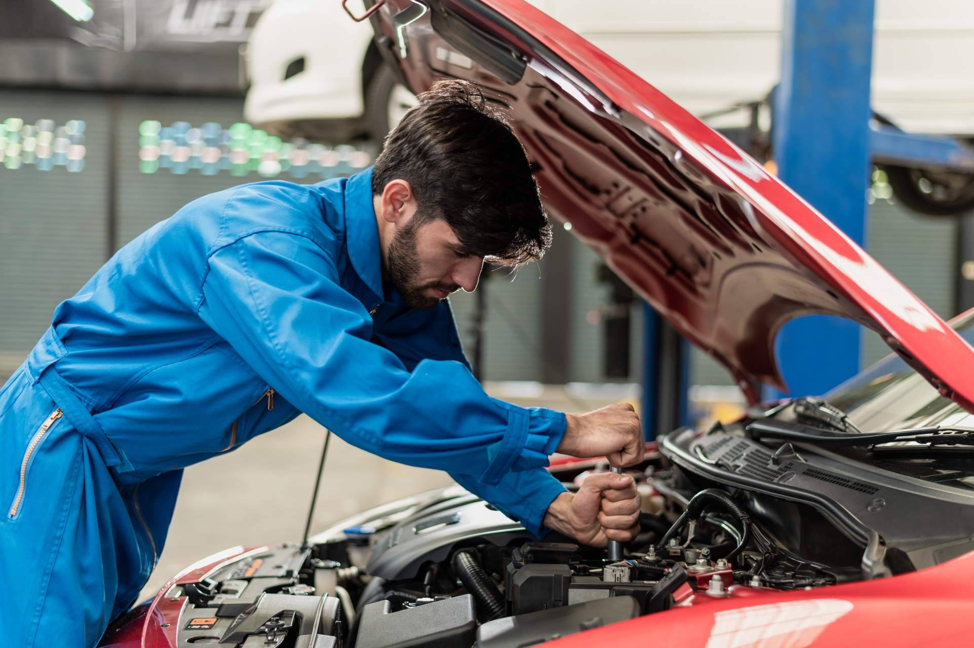 GP Garantías Entre Particulares recalca la importancia de realizar una revisión del coche antes de iniciar un viaje en vacaciones