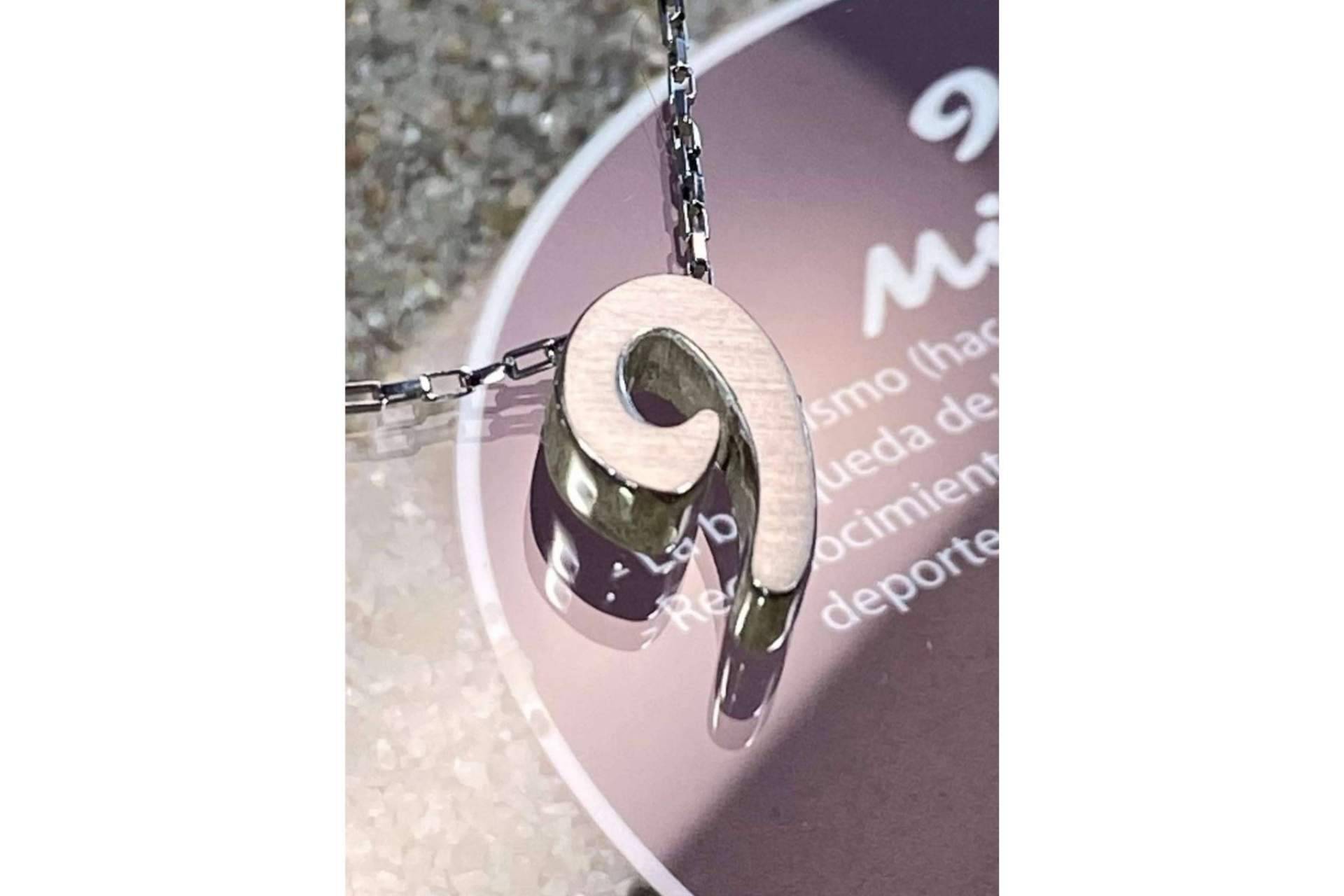 Conocer la colección de joyas de Enernum en el Mercadillo del Gato en Santander