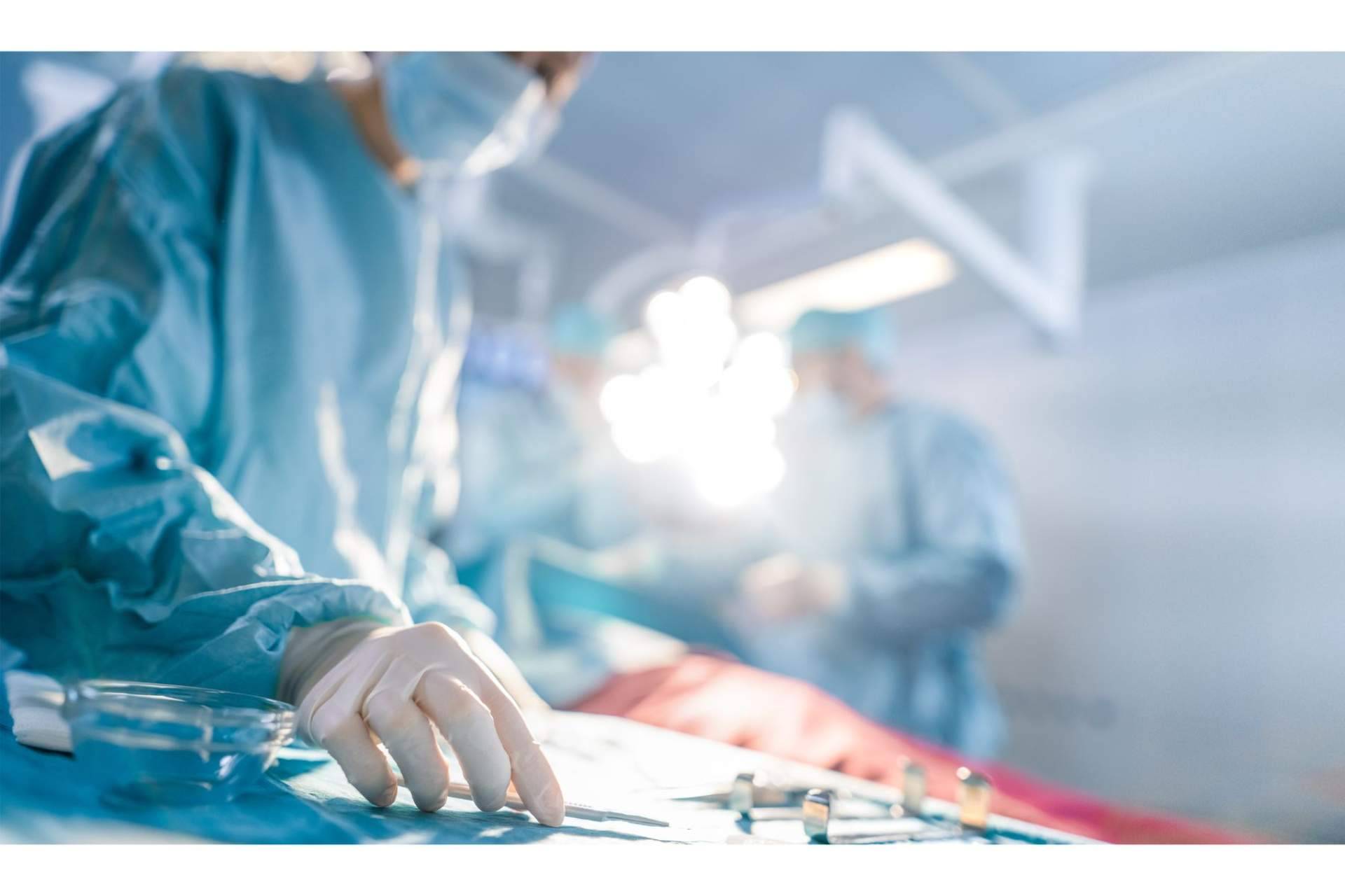 Un reconocido cirujano plástico de Barcelona en A2Clinic, Dr. Roldán