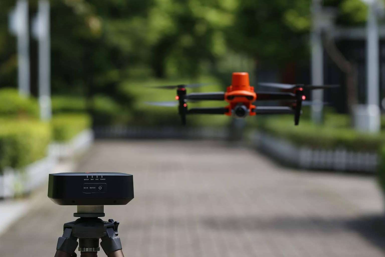 Usar los drones como equipos de apoyo en seguridad, emergencia y rescate